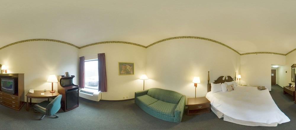 Hampton Hotel 3*
