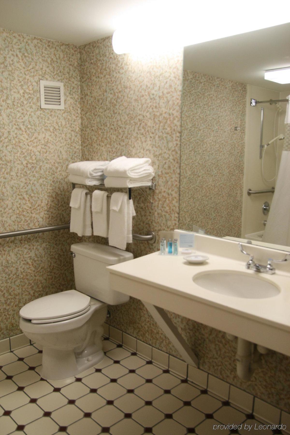 Hampton Hotel 3*